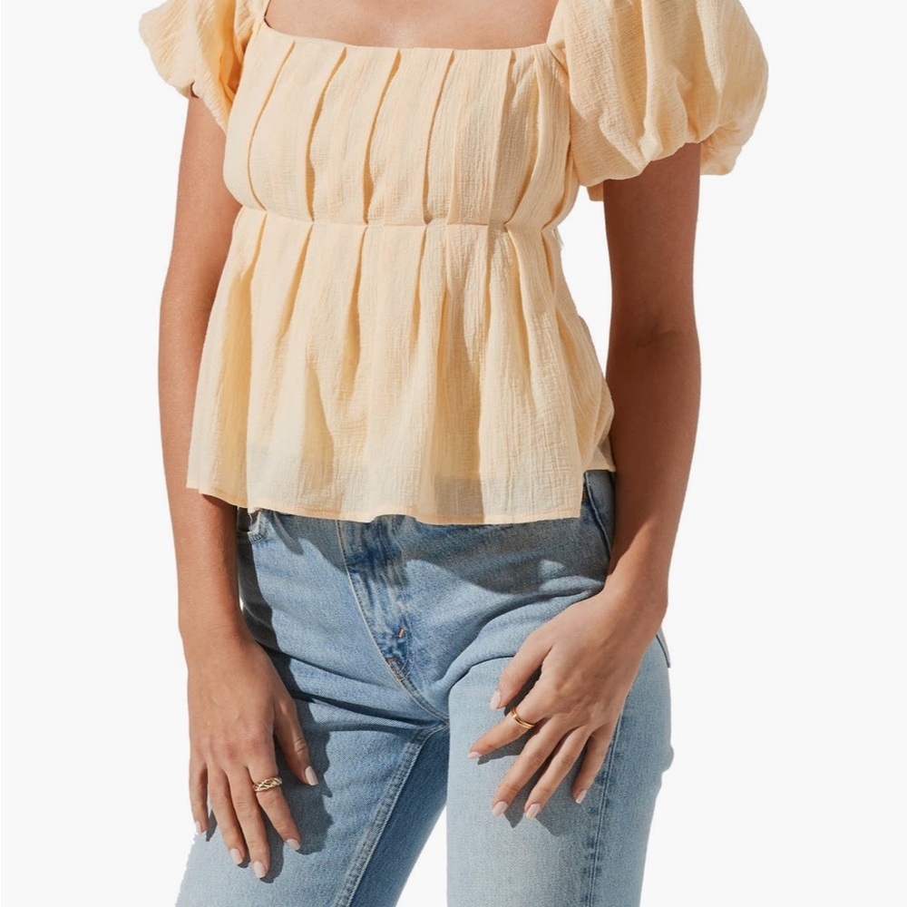 Astr Cream and Yellow Puff Sleeve Blouse